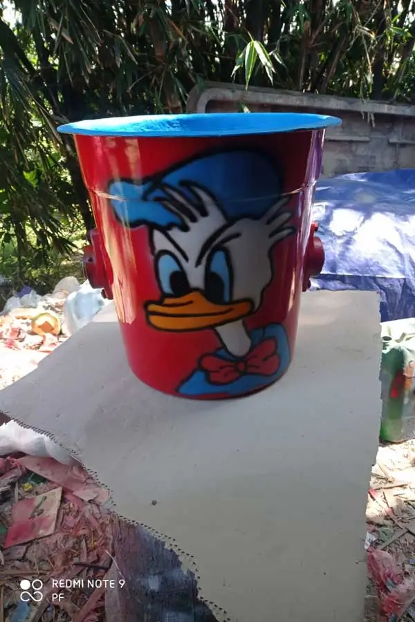 ember tumpah kolam renang anak-anak