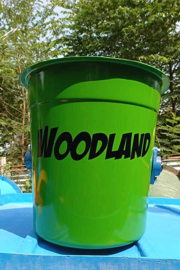 ember tumpah kolam renang woodland