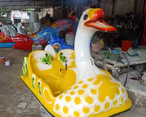 perahu angsa warna kuning